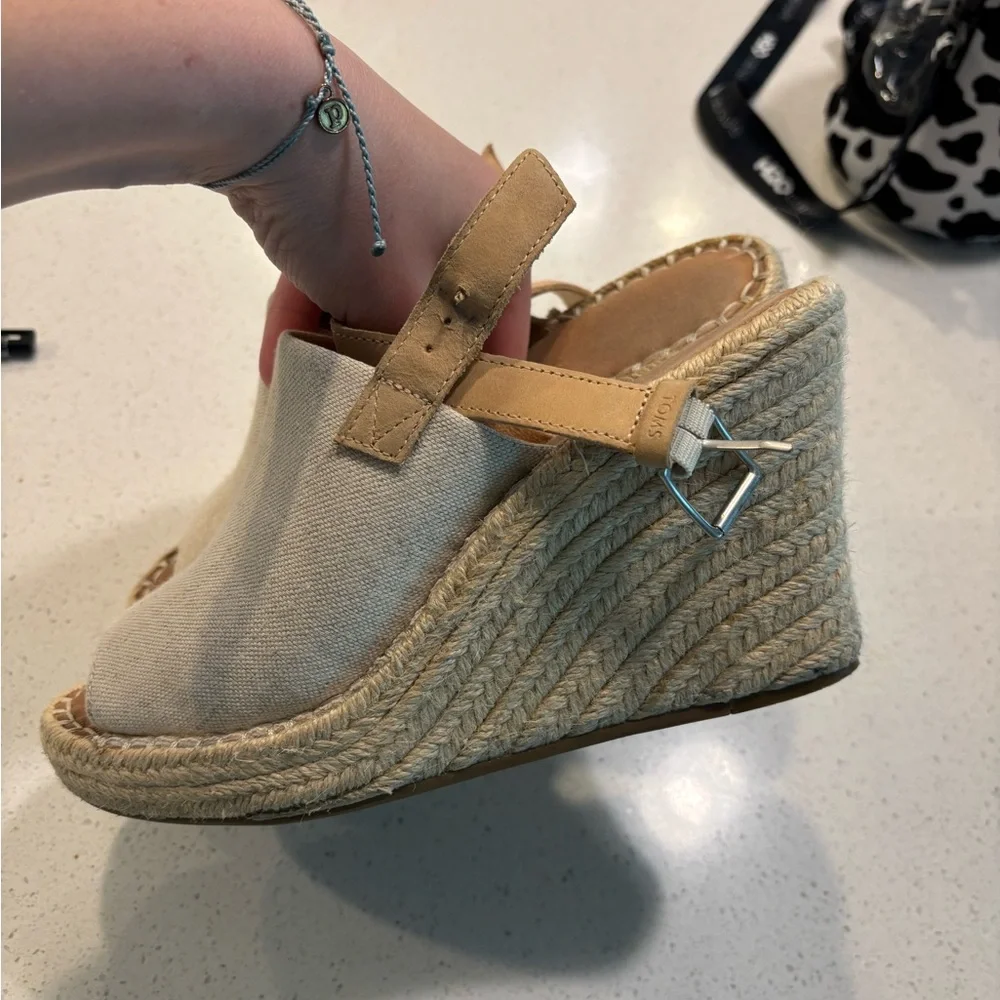 Toms Monica Canvas and Hemp Espadrilles /Wedge Sandals - Picture 1 of 10